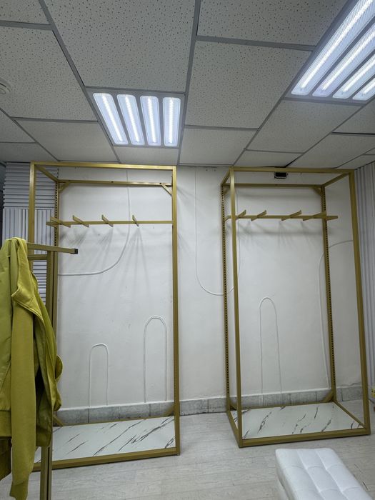 Стойка торговое оборудование для бутика