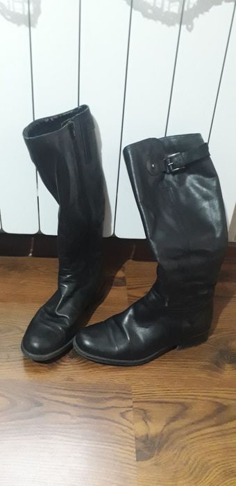 Продавам боти и ботуши