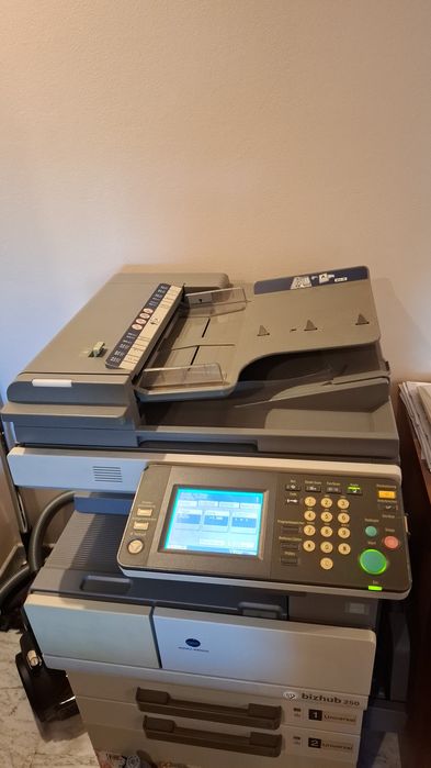 Vand multifunctionala Konica Minolta bizhub250