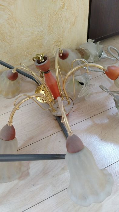 Продам бу Газплиту, Стулья, Вытяжку, Люстры,