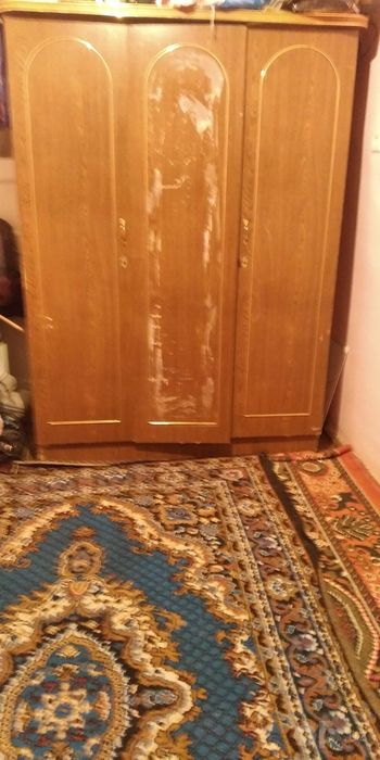 Шкафы и стенки для гостиной в хорошем качестве и состоянии.