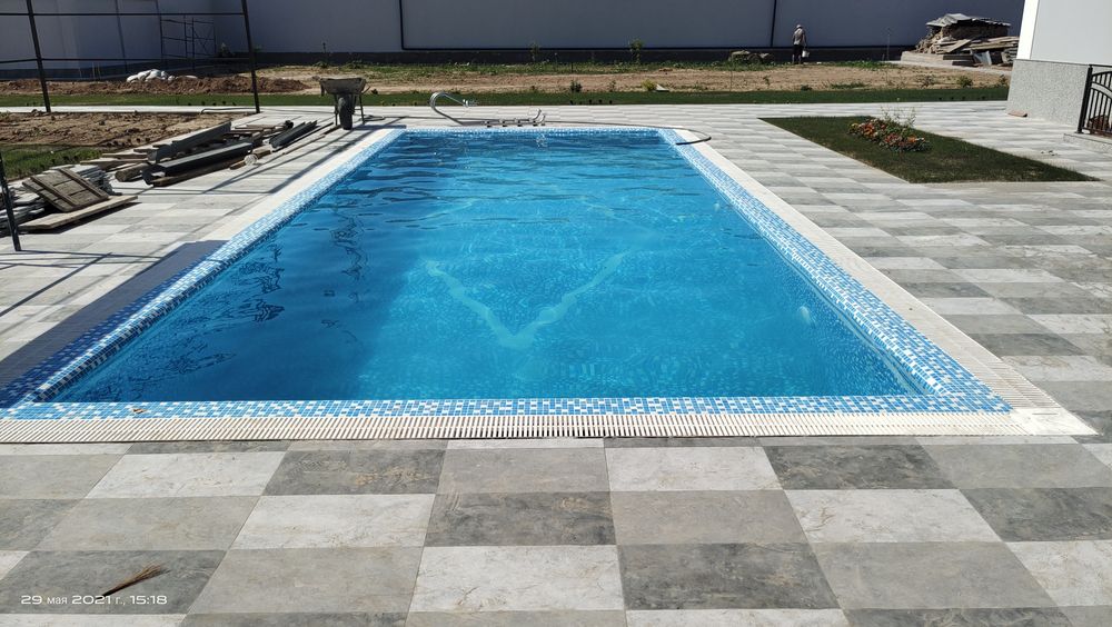 Обслуживание бассейн