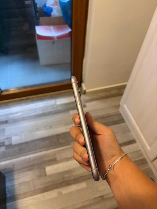 Telefon Iphone 11 de vanzare