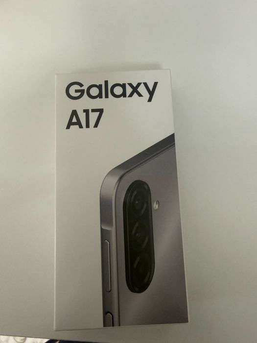 Продам Samsung A17 новый