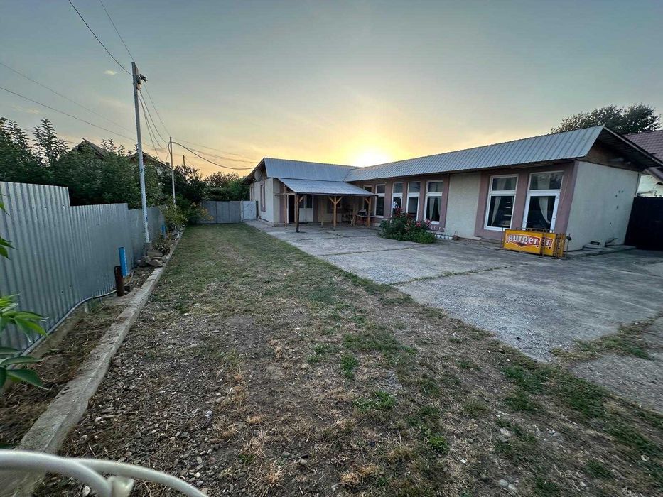 Casă + Spațiu Comercial de vânzare – Dumbrava - Itesti