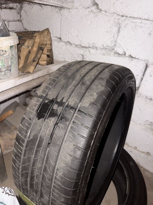 Балон Bridgestone 235/45/18