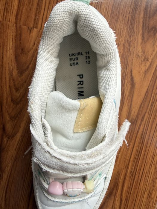 Девчачьи кроссовки