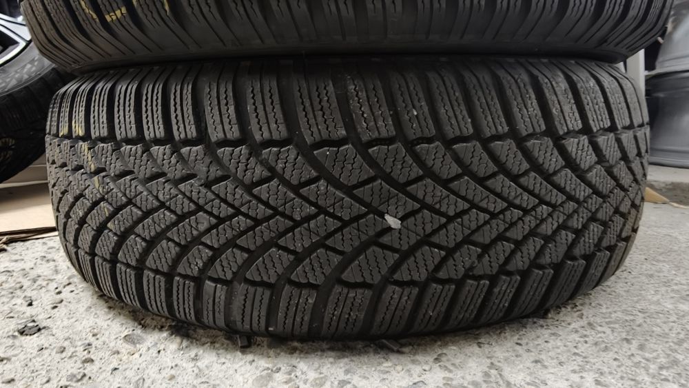 Set 4 anv. iarna Bridgestone 215 65 17, dot.0922, pret/buc