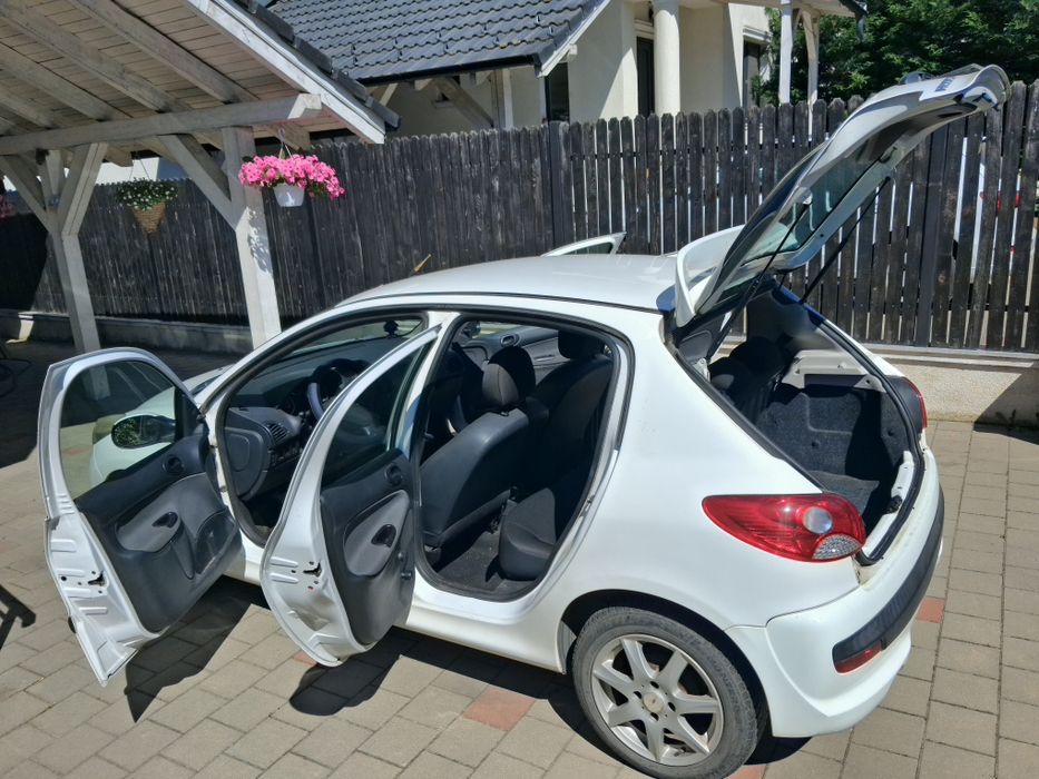 Pegeout 206+ Benzina 1,1 anul 2009
