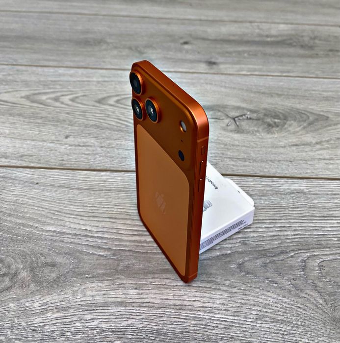 iPhone XR/256GB в корпусе Айфон 17 PRO