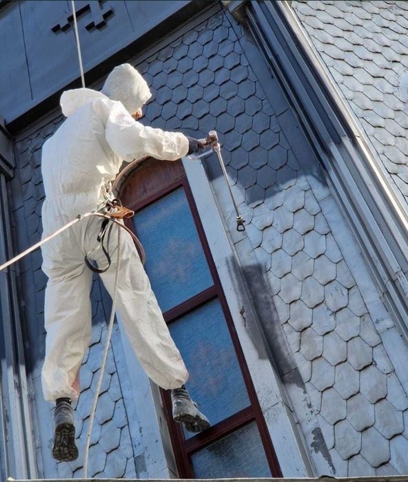 Acoperișul metalic din tablă cutată de culoare maro este adecvat pentru case, vile, biserici și alte structuri metalice, garduri și porți. Materialul