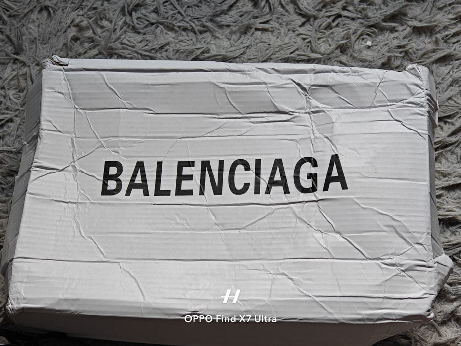 Balenciaga track 1