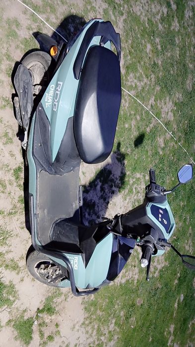 Schimb mașină manuală si scuter electric pe o  masina automată.