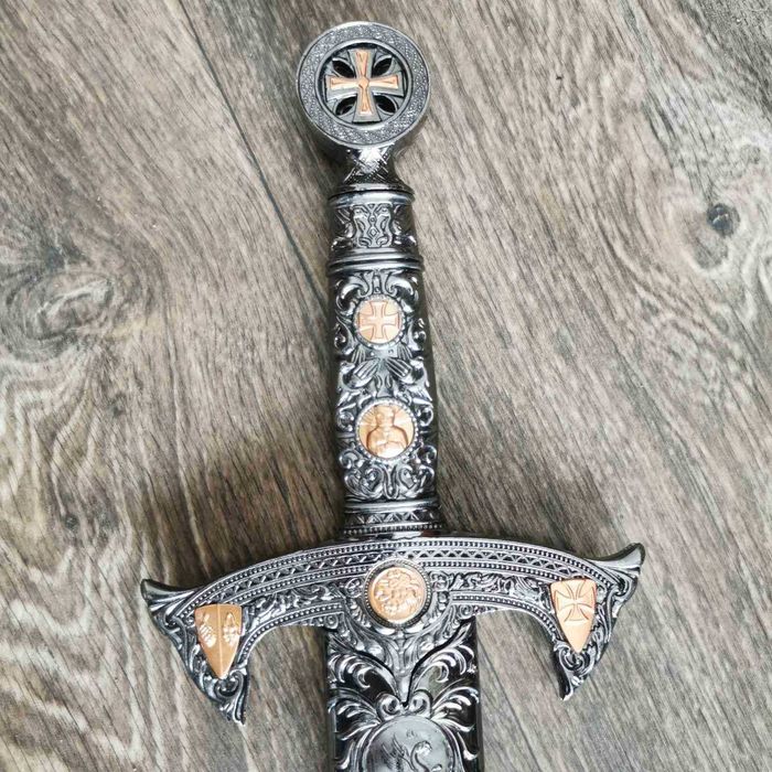 Кама на честта на тамплиерите от Свещения кръстоносен поход - кортик