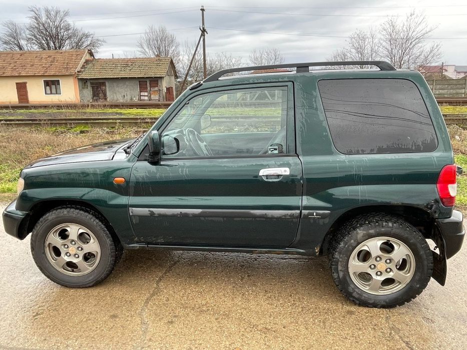 Mitsubishi pajero pinin