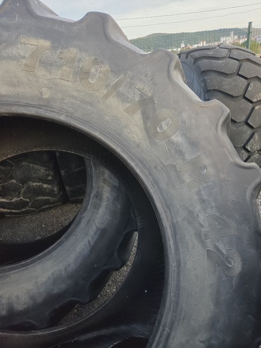 Anvelope 710 75 R 42 Michelin și Pirelli și 710 70 R 42 Mitas
