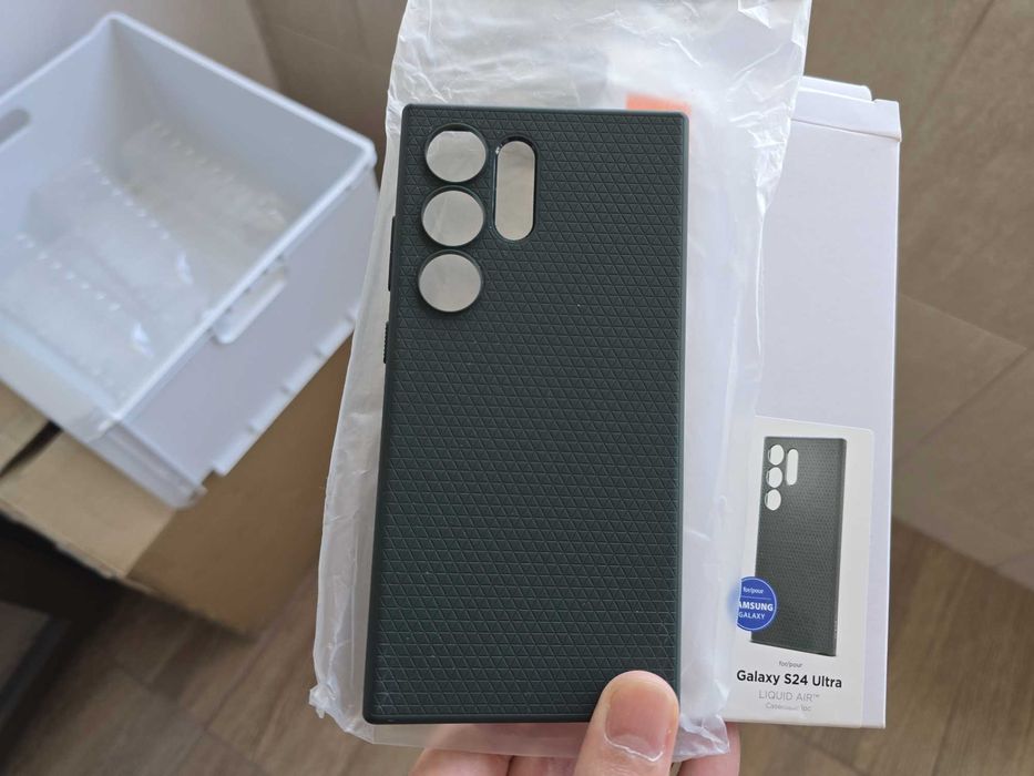 Vând huse Samsung Galaxy S24 Ultra