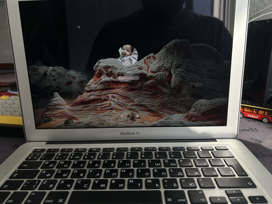 Продам MacBook Air 13”