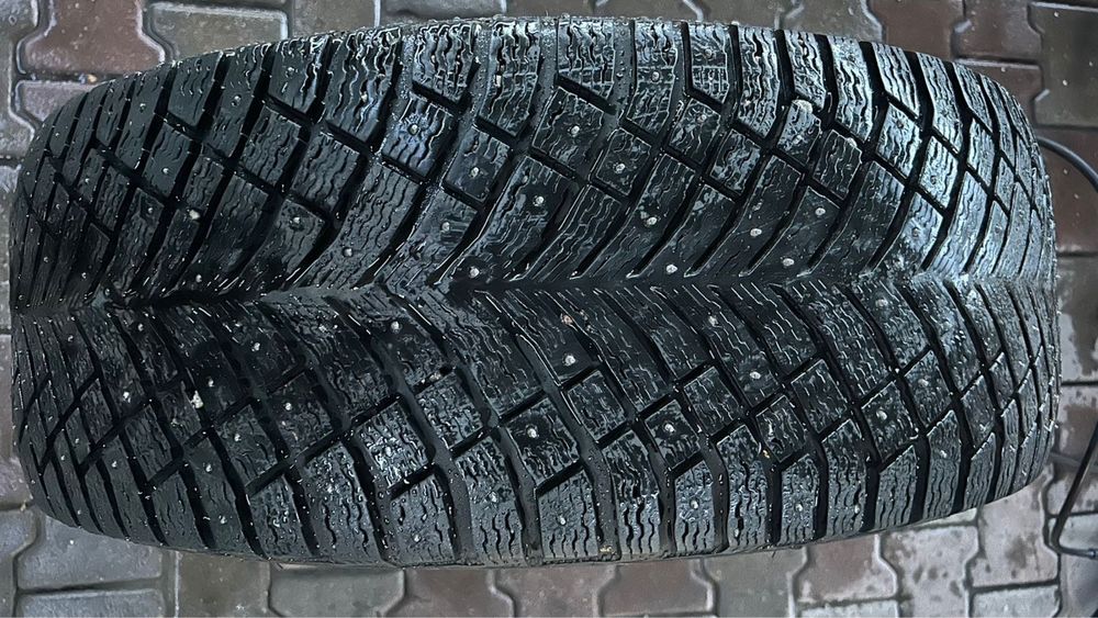 Продается шины на LC 100,200,470,570