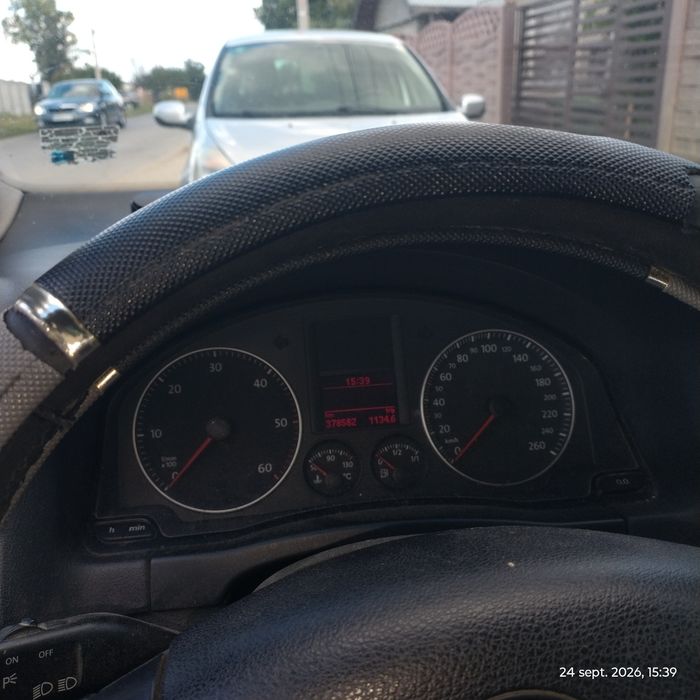 Vând Golf 5 plus
