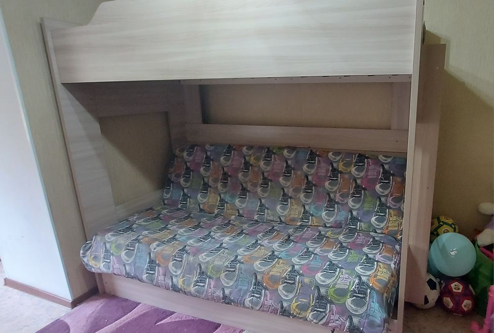 Продам двухъярусную кровать