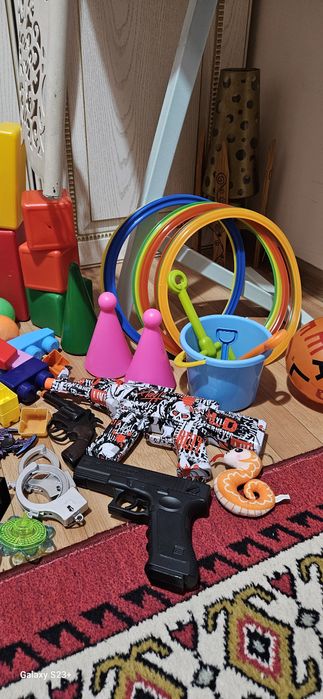 Разные игрушки все за 8000