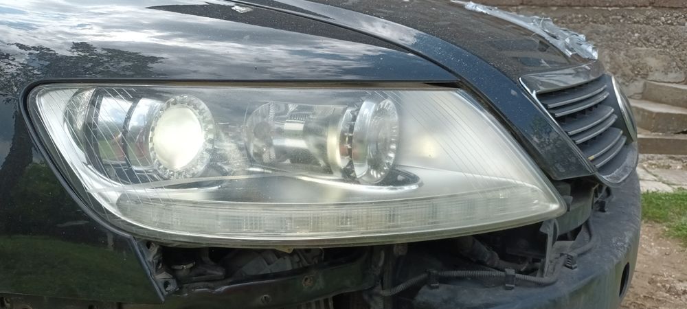 Десен фар за Vw Phaeton Фейс