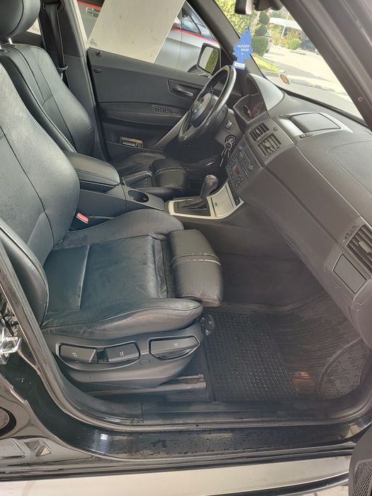 BMW X3 3.0 d 204 cp Trapa panoramică.