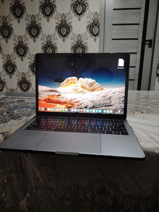 Mac booc 13 inch, 2017,Two Thunderbolt 3 ports