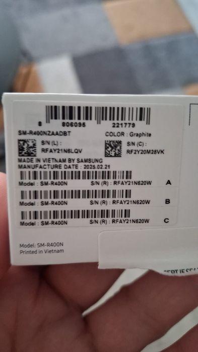 Castia samsung buds FE.
