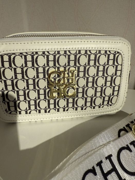 Чанта на луксозната марка Carolina Herrera