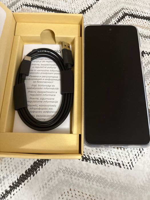 Moto g35 5G чисто нов!