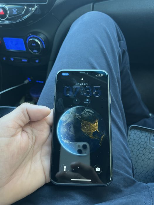 Iphone 11 64 в отличном состояний