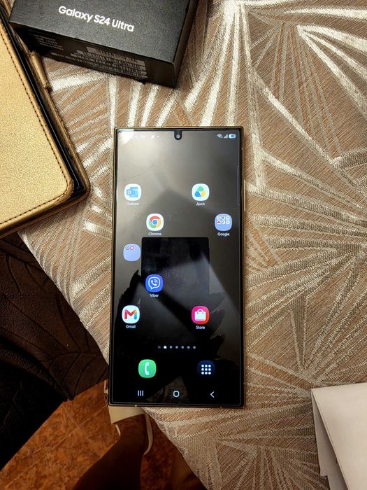 Телефон Samsung S24 Ultra