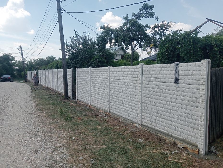 Vând gard din beton