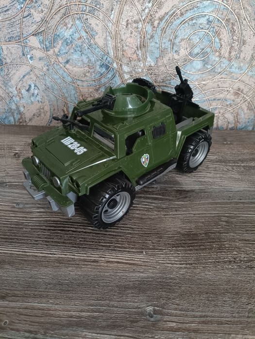 продам игрушку джип