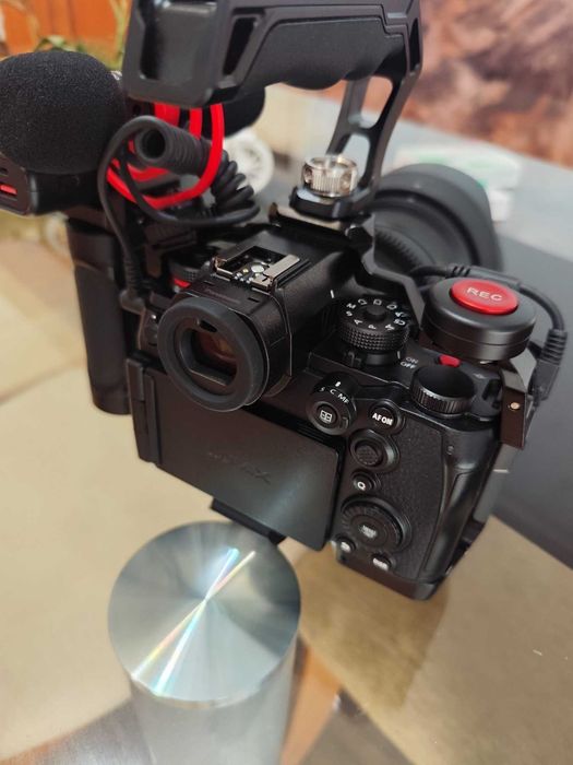 Lumix S1Rii Сензор: 44.3MP (CMOS Bayer RGB)