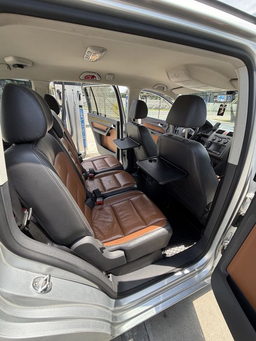 Volkswagen Touran Highline 2.0 TDI DSG – 170 CP – 7 locuri