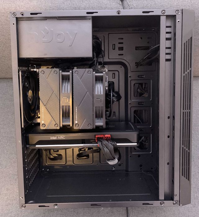 Unitate gaming: Intel 14600k, Intel ARC 750 Samsung 980 PRO, 20Gb DDR4