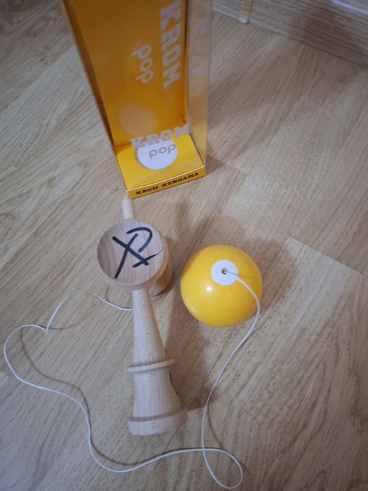 Kendama krom pop  semnata de XRemus