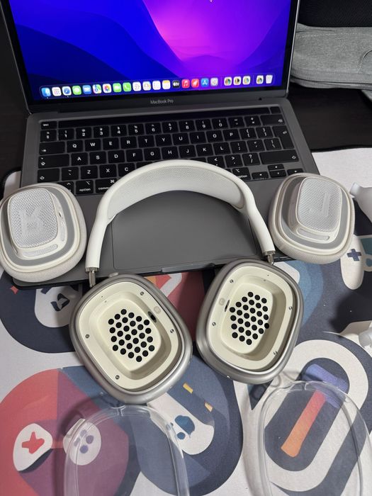 Air Pods Max USB-C Starlight