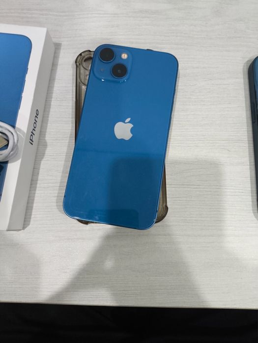 Продам Iphone 13