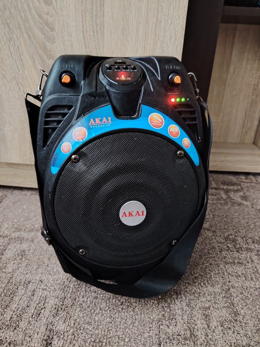Boxă Akai portabilă