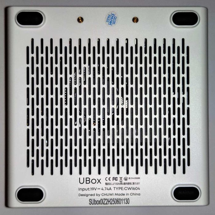 Продавам мини компютър Chuwi Ubox с Ryzen 5 6600H