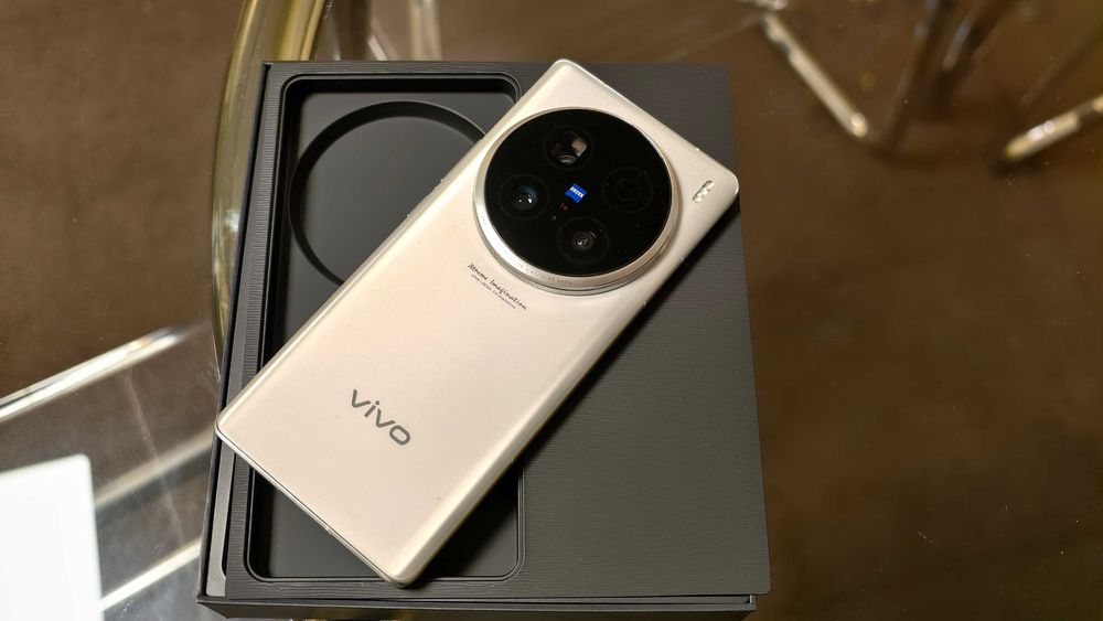 VIVO X100 Ultra Unlocked, ca nou, cu kit PHOTOGRAPHY KIT inclus