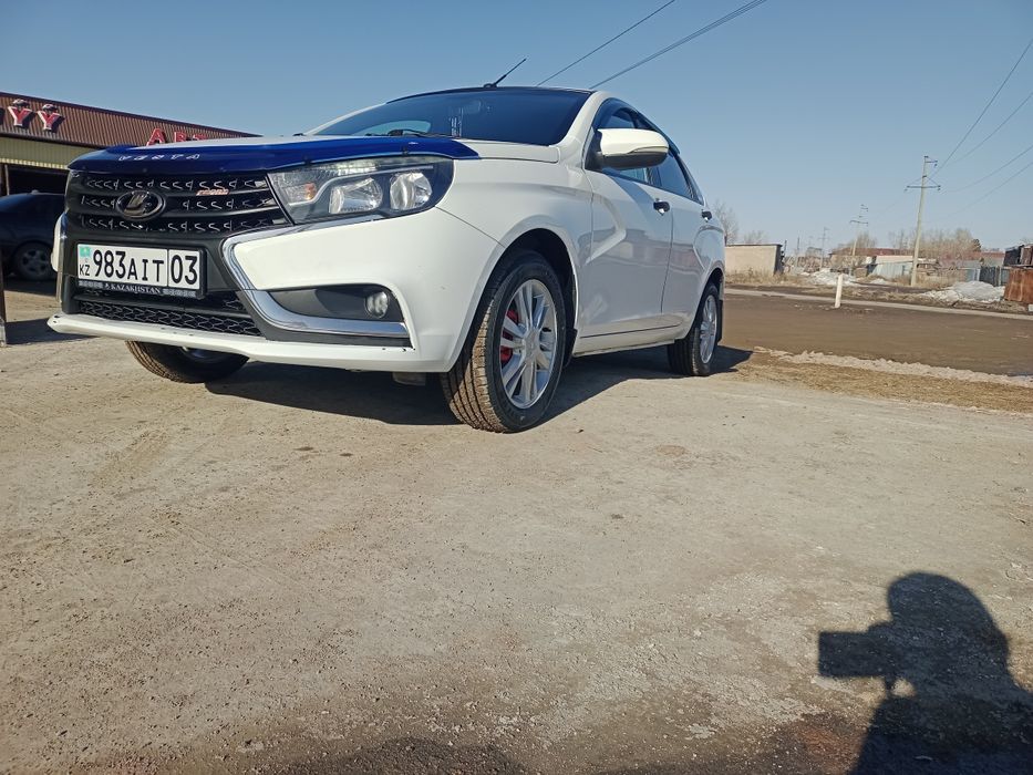 Продам Весту 2019 г.