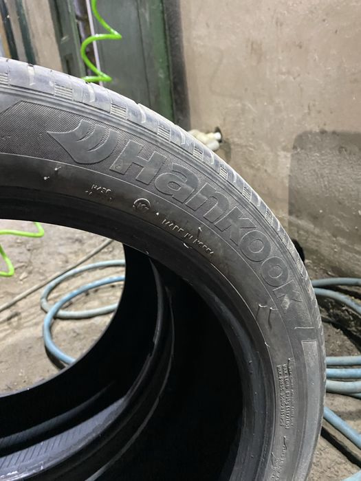 Продам шины 235/45/18