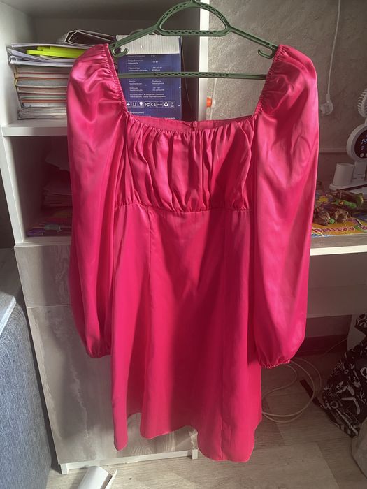 Продам два платья