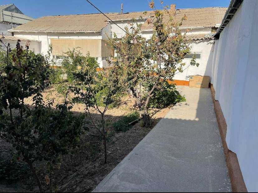 Uy sotiladi 6 sotix Farg'ona ko'chasi
5 xona, 106 m2