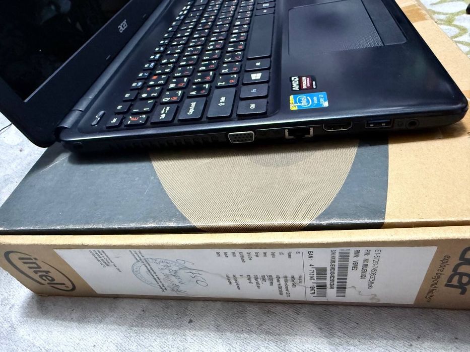 Acer Core I 7 dvd romi ishlidi  karopka bilan hamma malumot opisaniyad